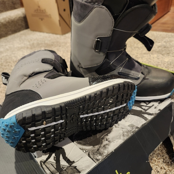 Men's Rome, STOMP Gray and Black Snow Boots - Picture 5 of 6